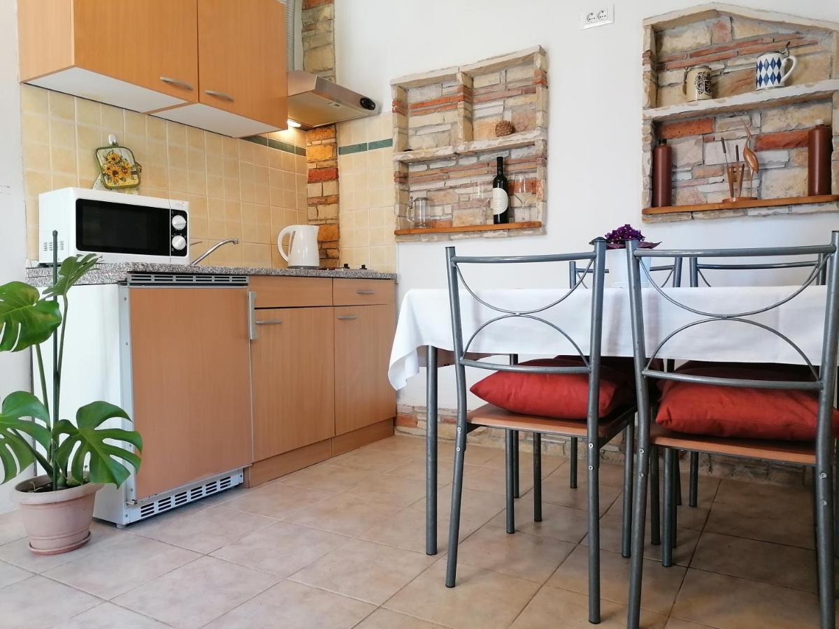 Nice Apartment Montepozzo With Private Garden Rovinj Exterior photo