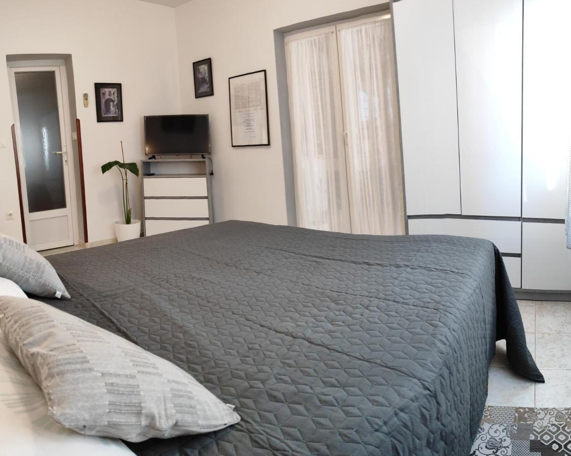 Nice Apartment Montepozzo With Private Garden Rovinj Exterior photo